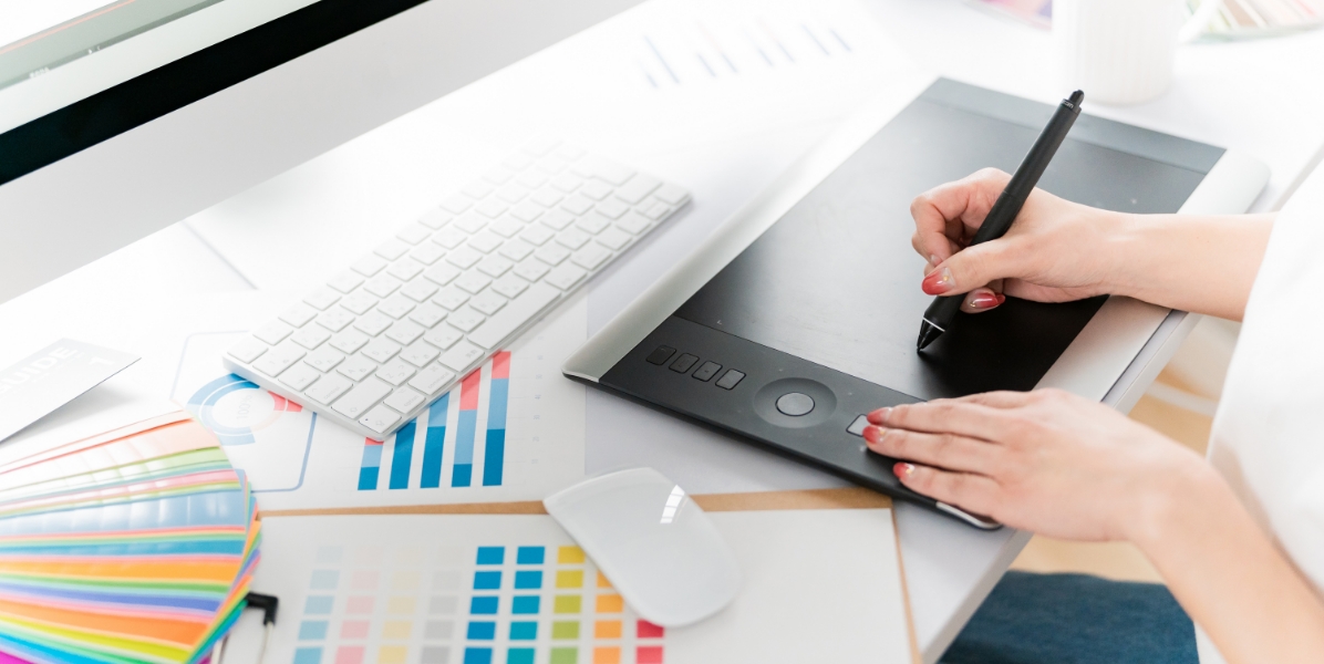 クリエイティブ & エクスペリエンス